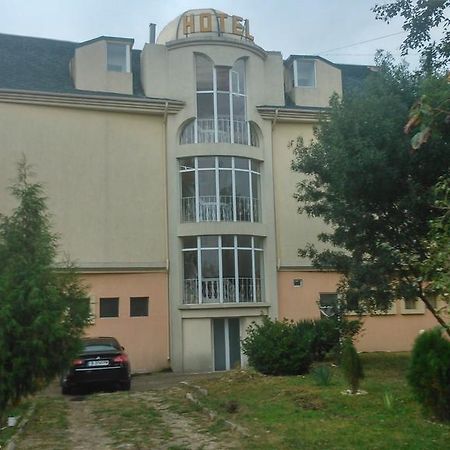 קרנבו Pancho Family Hotel מראה חיצוני תמונה