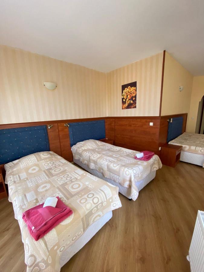 קרנבו Pancho Family Hotel מראה חיצוני תמונה
