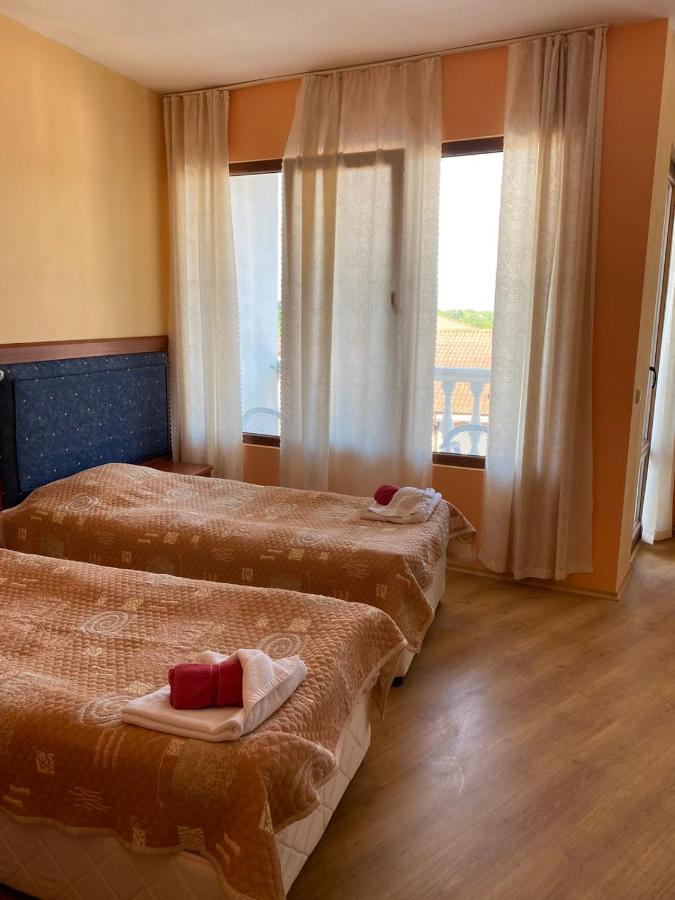 קרנבו Pancho Family Hotel מראה חיצוני תמונה