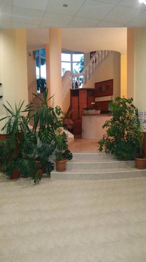 קרנבו Pancho Family Hotel מראה חיצוני תמונה
