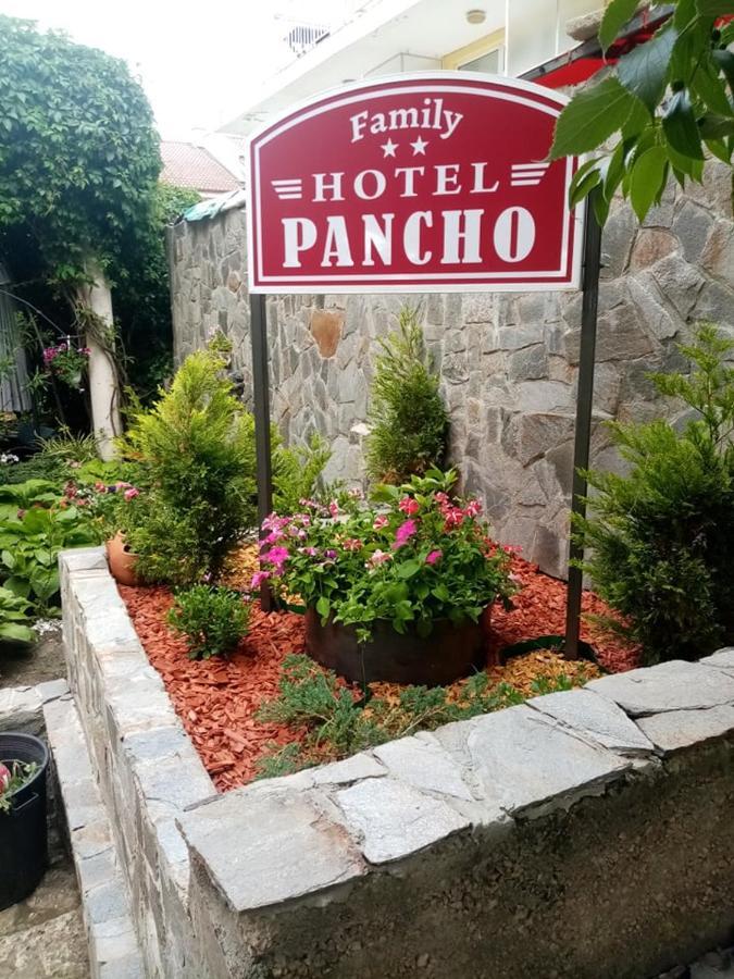 קרנבו Pancho Family Hotel מראה חיצוני תמונה