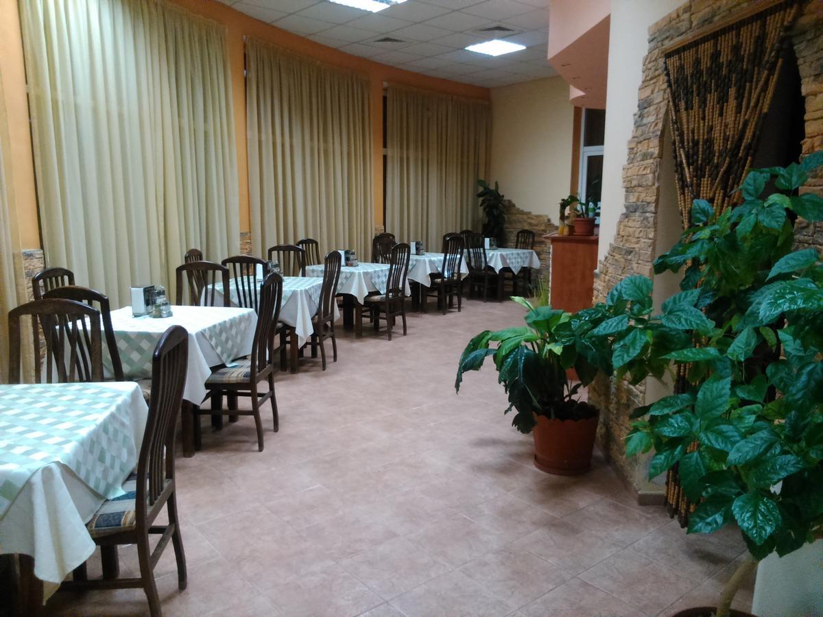 קרנבו Pancho Family Hotel מראה חיצוני תמונה