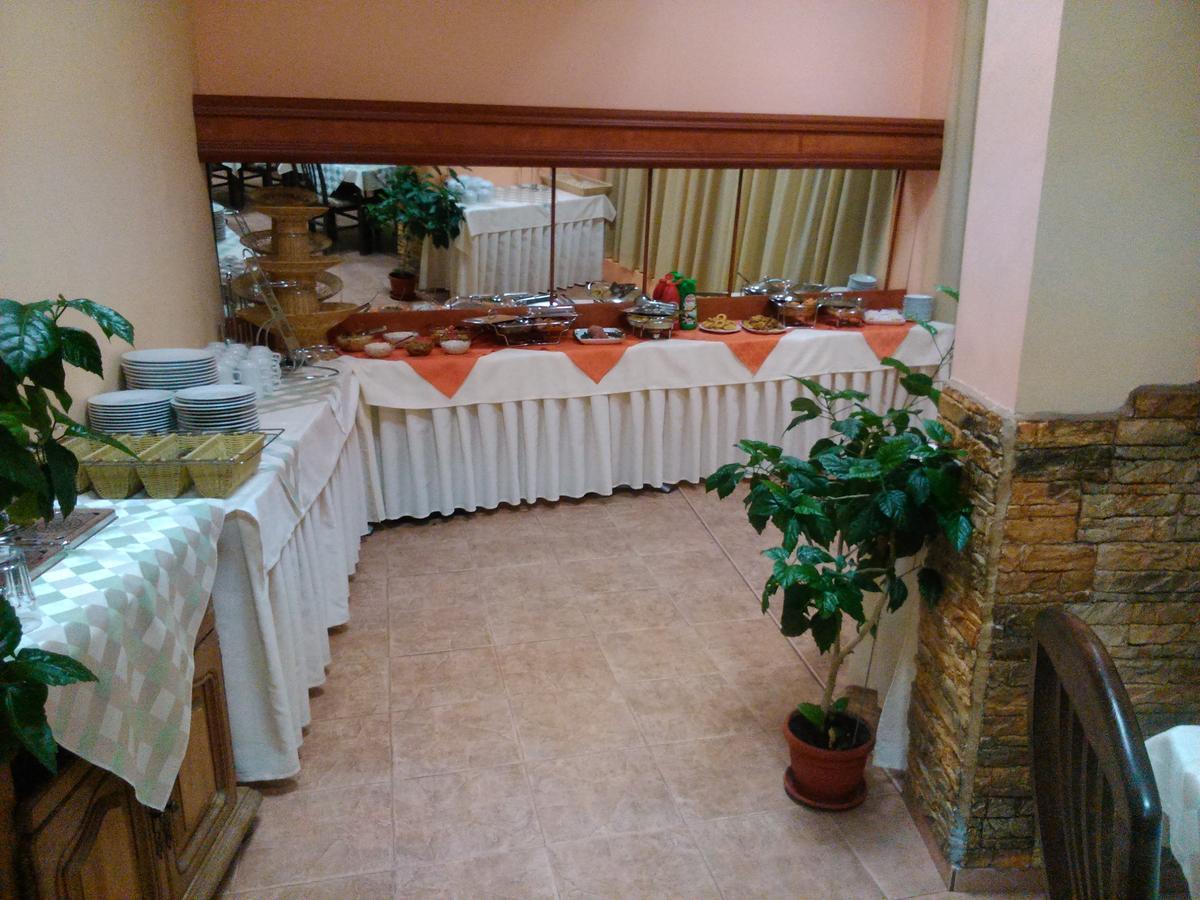 קרנבו Pancho Family Hotel מראה חיצוני תמונה